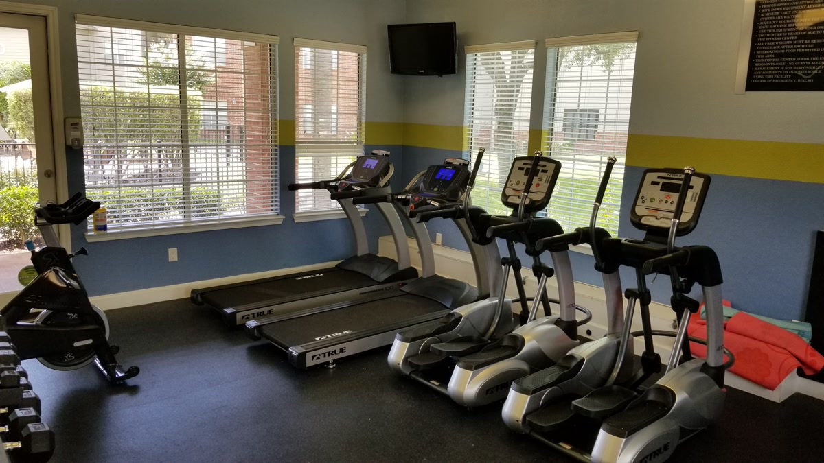 Apartment fitness center service
